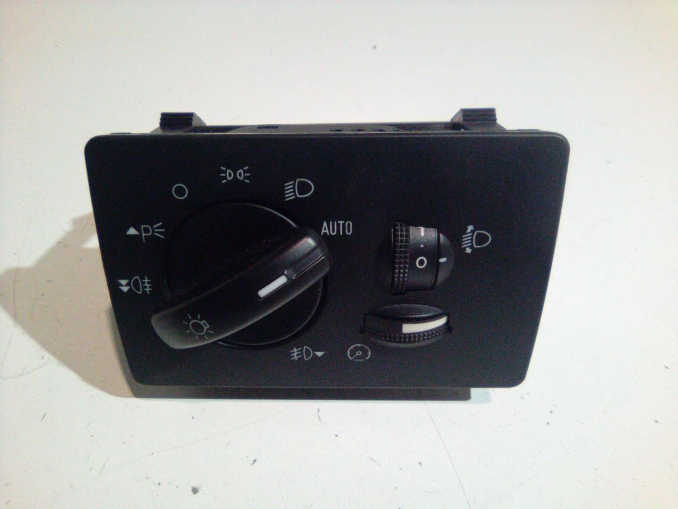 Commande de phare FORD FOCUS 2 PHASE 1 Essence - 1