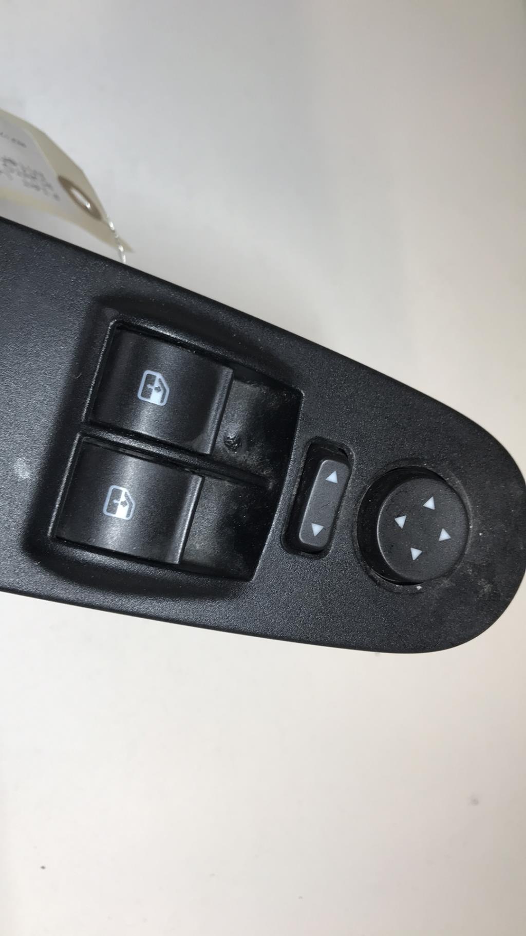Interruttore lavacristalli anteriore sinistro FIAT PUNTO EVO 3 Diésel - 1