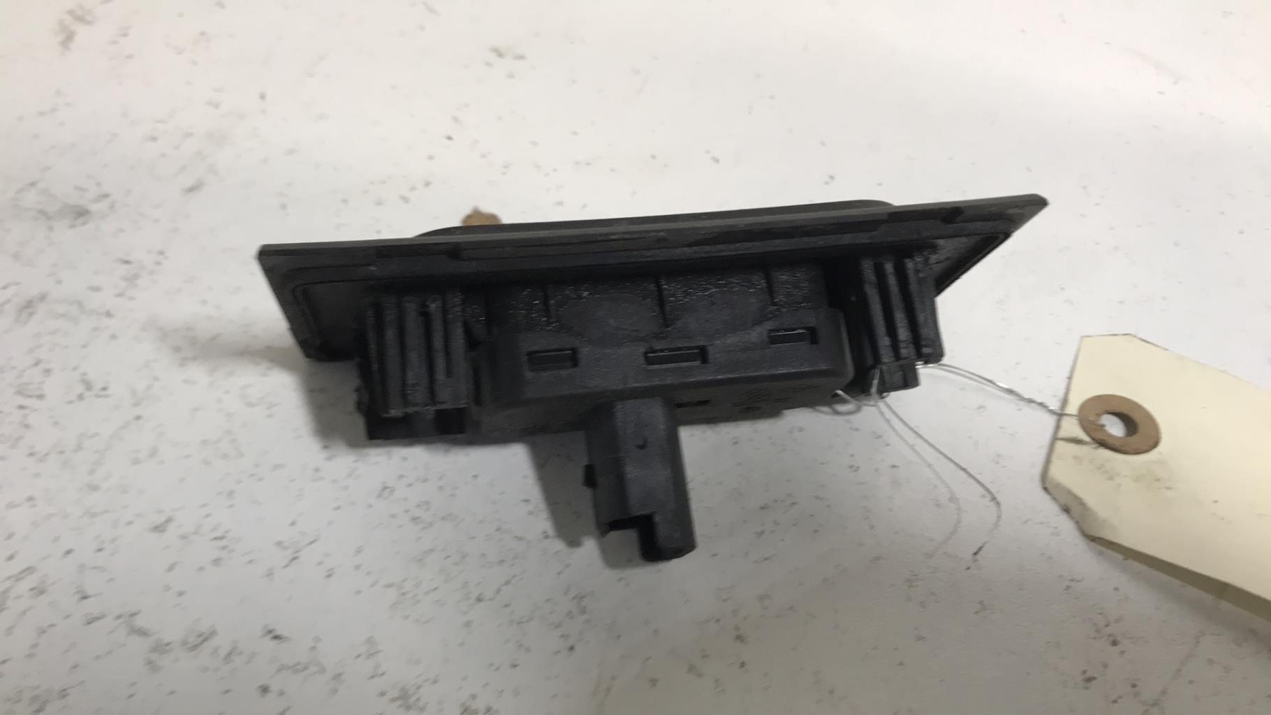 Poignee hayon RENAULT CLIO 3 PHASE 1 Diesel - 1
