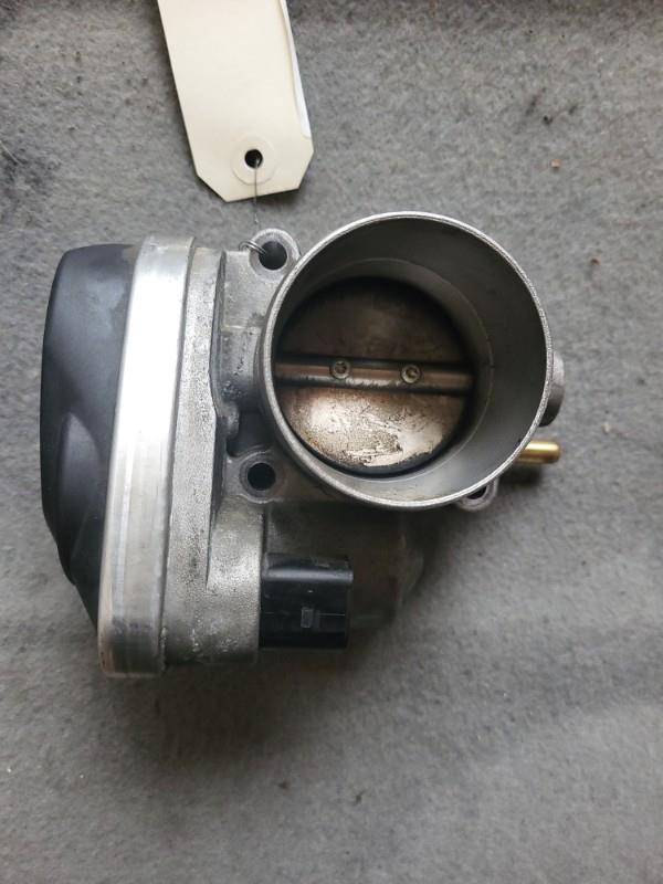 Boitier papillon RENAULT CLIO 3 PHASE 1 Essence - 1