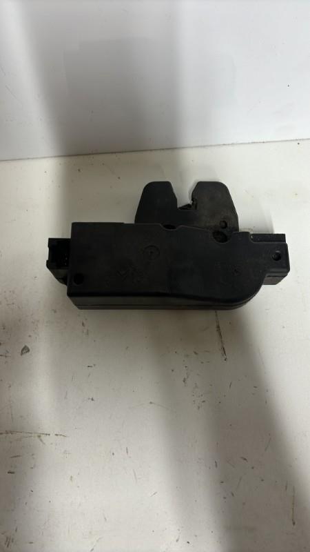 Serrure de coffre CITROEN C4 1 PHASE 1 Essence - 1