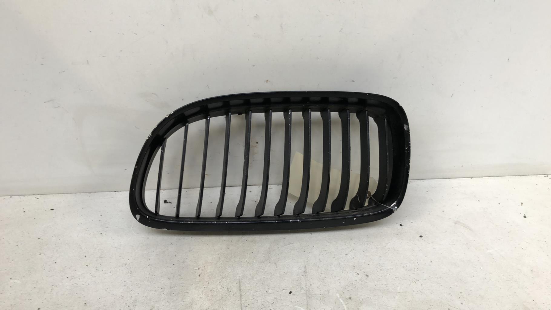 Calandre gauche BMW SERIE 3 E90 PHASE 2 Diesel - 1