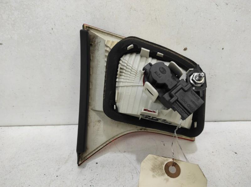 Feu arriere secondaire droit (feux) AUDI A4 2 PHASE 2 Diesel - 1