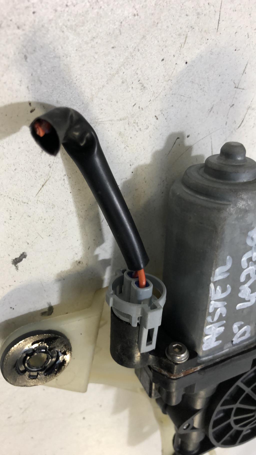 Leve vitre electrique avant droit RENAULT MASTER 3 PHASE 2 Diesel - 1