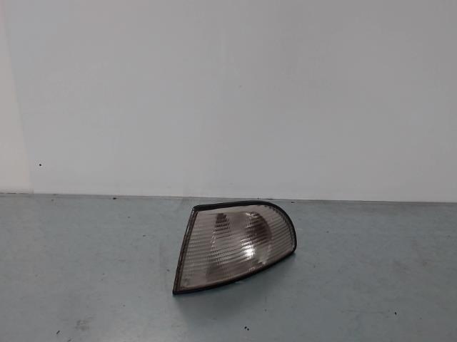 Optique avant secondaire gauche (feux)(clignotant) AUDI A4 1 PHASE 1 Diesel - 1