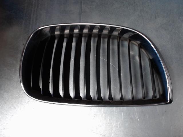 Grille de calandre droite BMW SERIE 1 E87 PHASE 1 Diesel - 1
