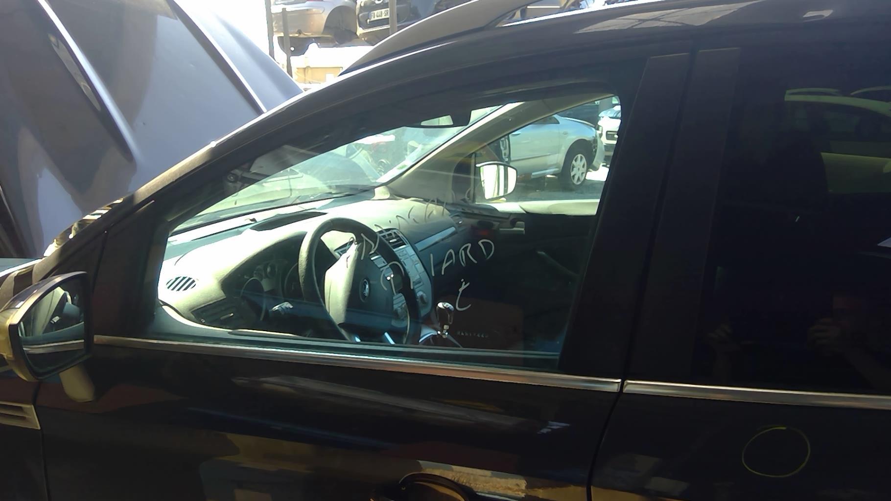 Vitre avant gauche FORD KUGA 1 Diesel - 1