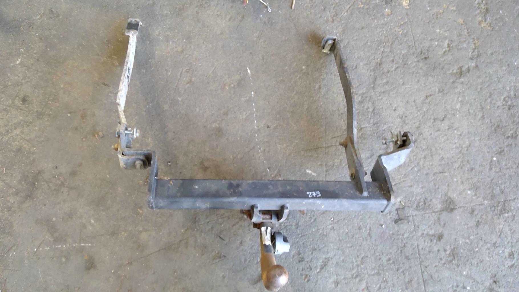 Attelage (boule de remorquage) CITROEN C8 Diesel - 1