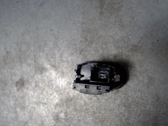 Bouton de warning MINI MINI 3 F54 CLUBMAN PHASE 1 BREAK Essence - 1