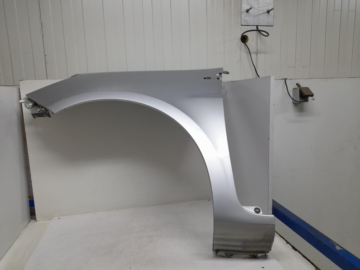 Aile avant gauche RENAULT CLIO 3 PHASE 2  - 1