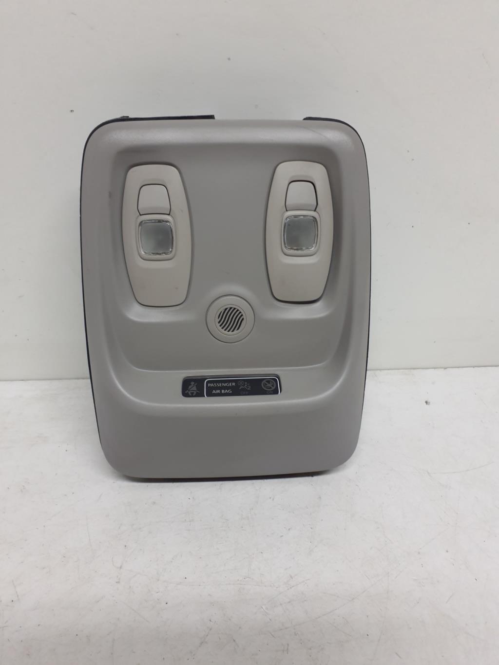 Eclairage de plafonnier RENAULT CLIO 4 PHASE 2 Essence - 1