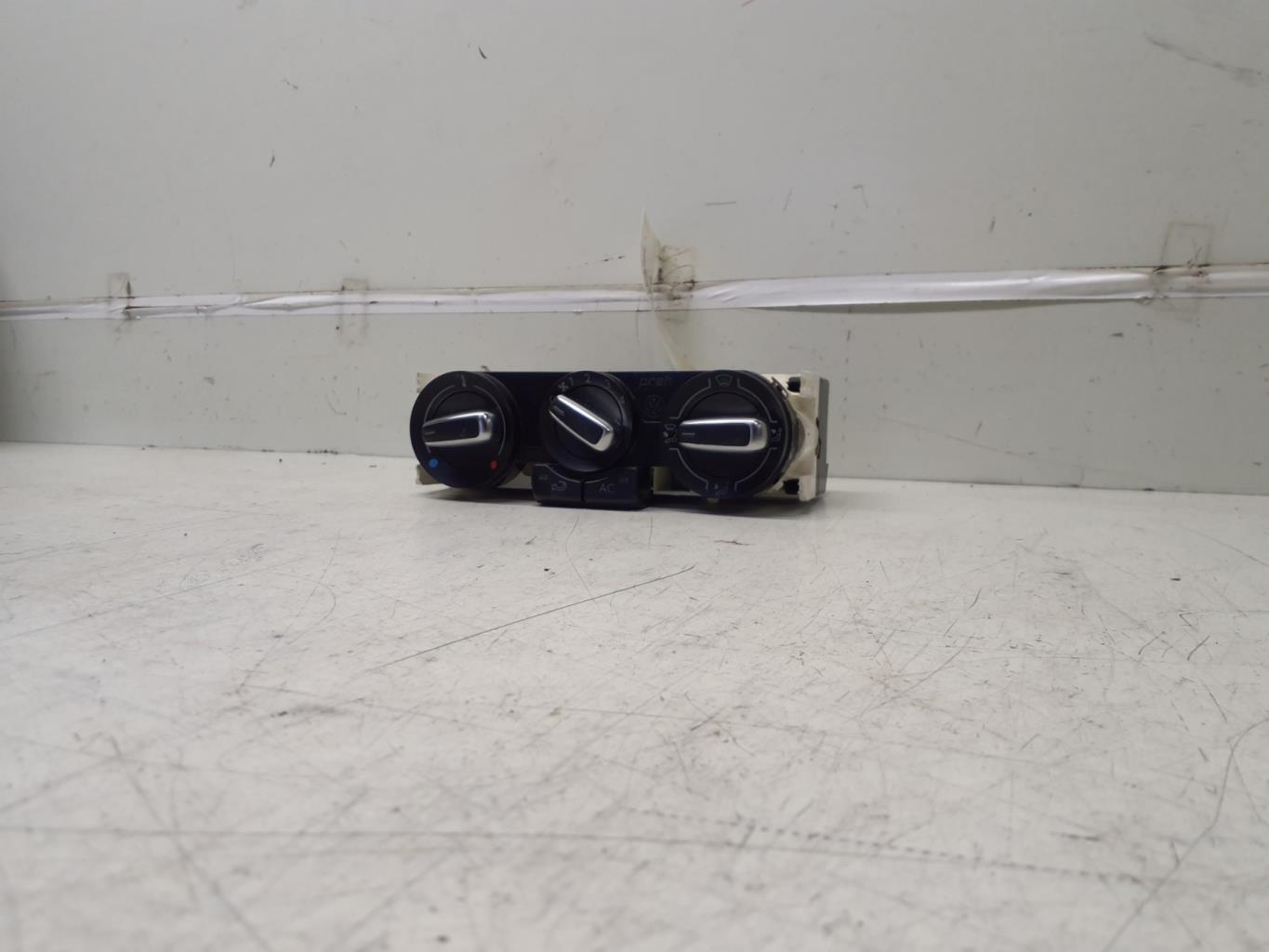 Commande chauffage VOLKSWAGEN POLO 5 PHASE 1 Diesel - 1