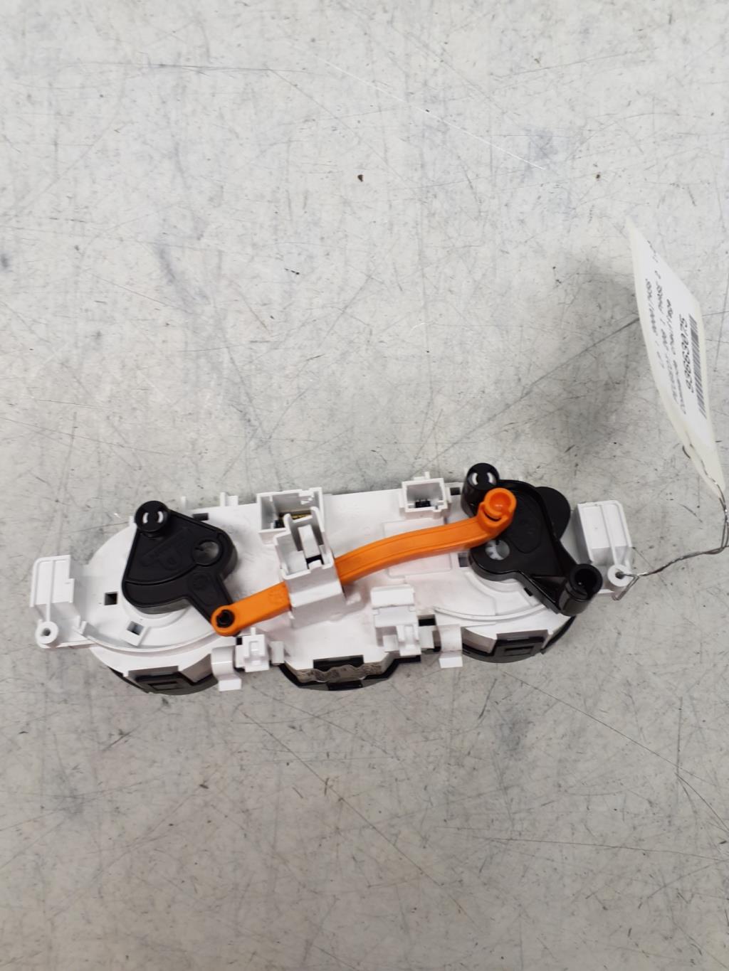 Commande chauffage PEUGEOT 208 1 PHASE 2 Essence - 1