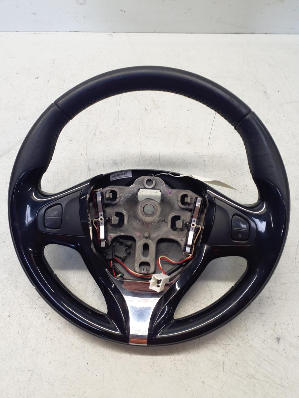 Volant RENAULT CLIO 4 PHASE 1 BREAK Diesel - 1