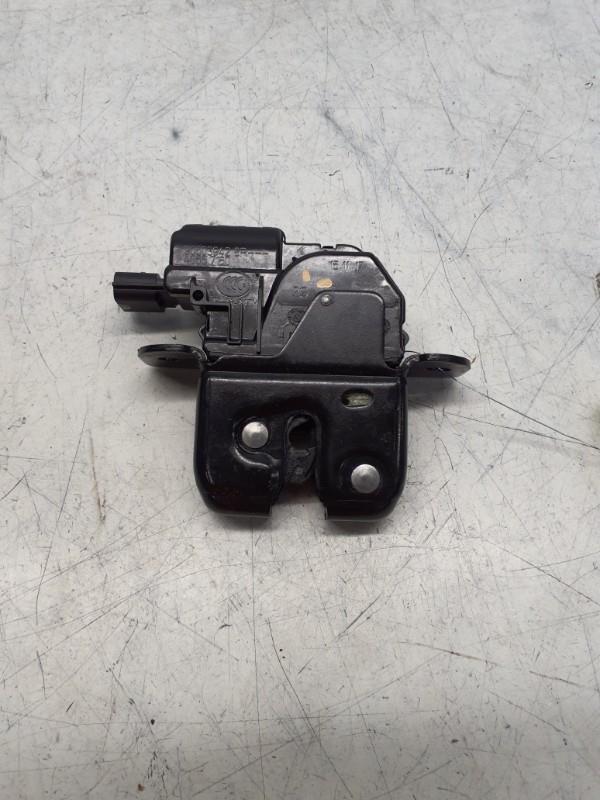 Serrure de coffre RENAULT CLIO 4 PHASE 2 Essence - 1