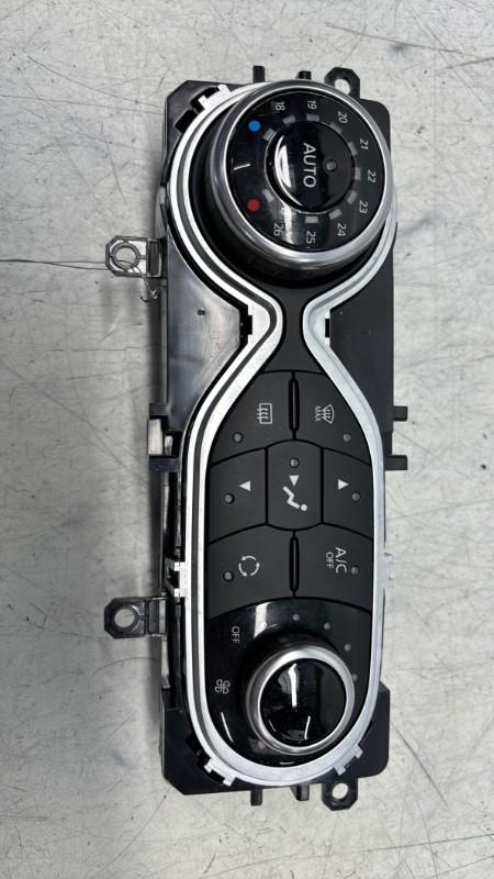 Commande chauffage RENAULT CLIO 4 PHASE 2 Essence - 1