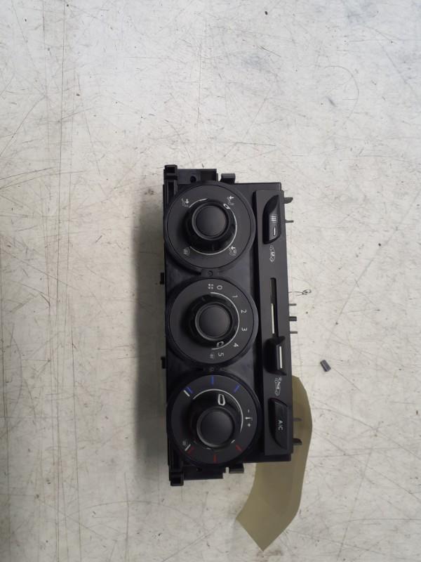 Commande chauffage CITROEN C3 2 PHASE 2 Essence - 1