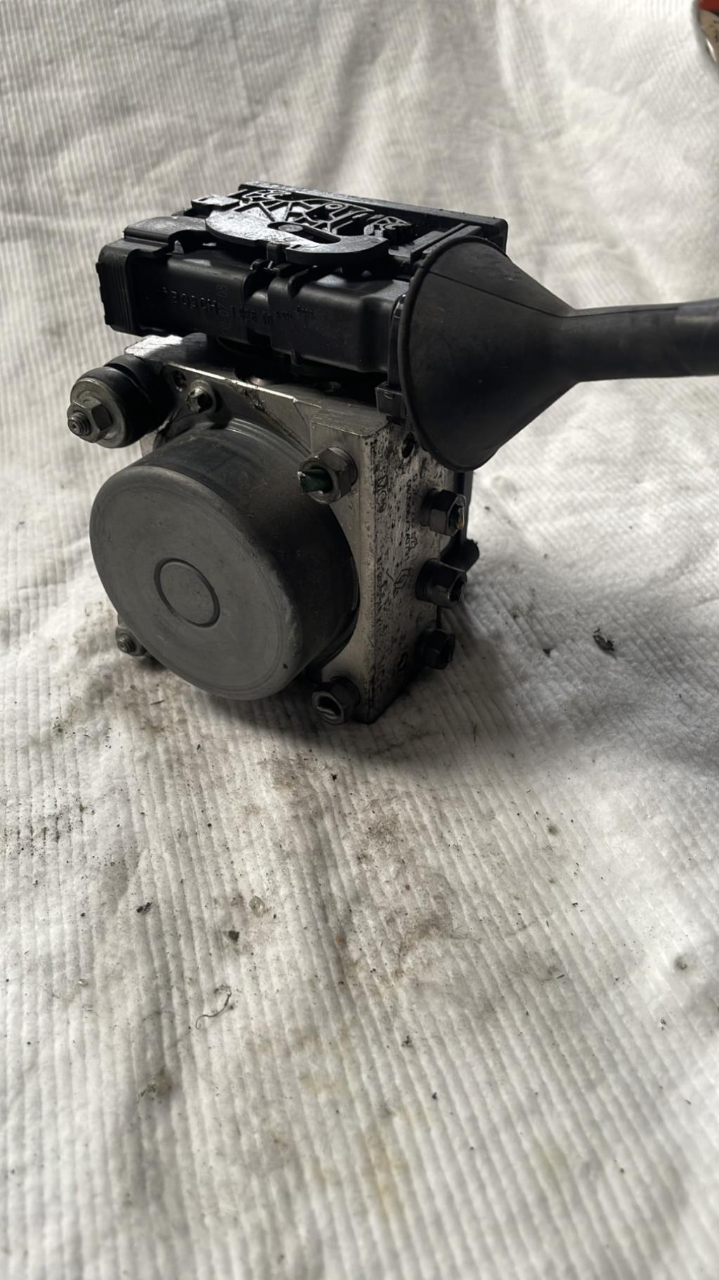 Blocco ABS (antibloccaggio freni) RENAULT CLIO 3 PHASE 1 Diésel - 1