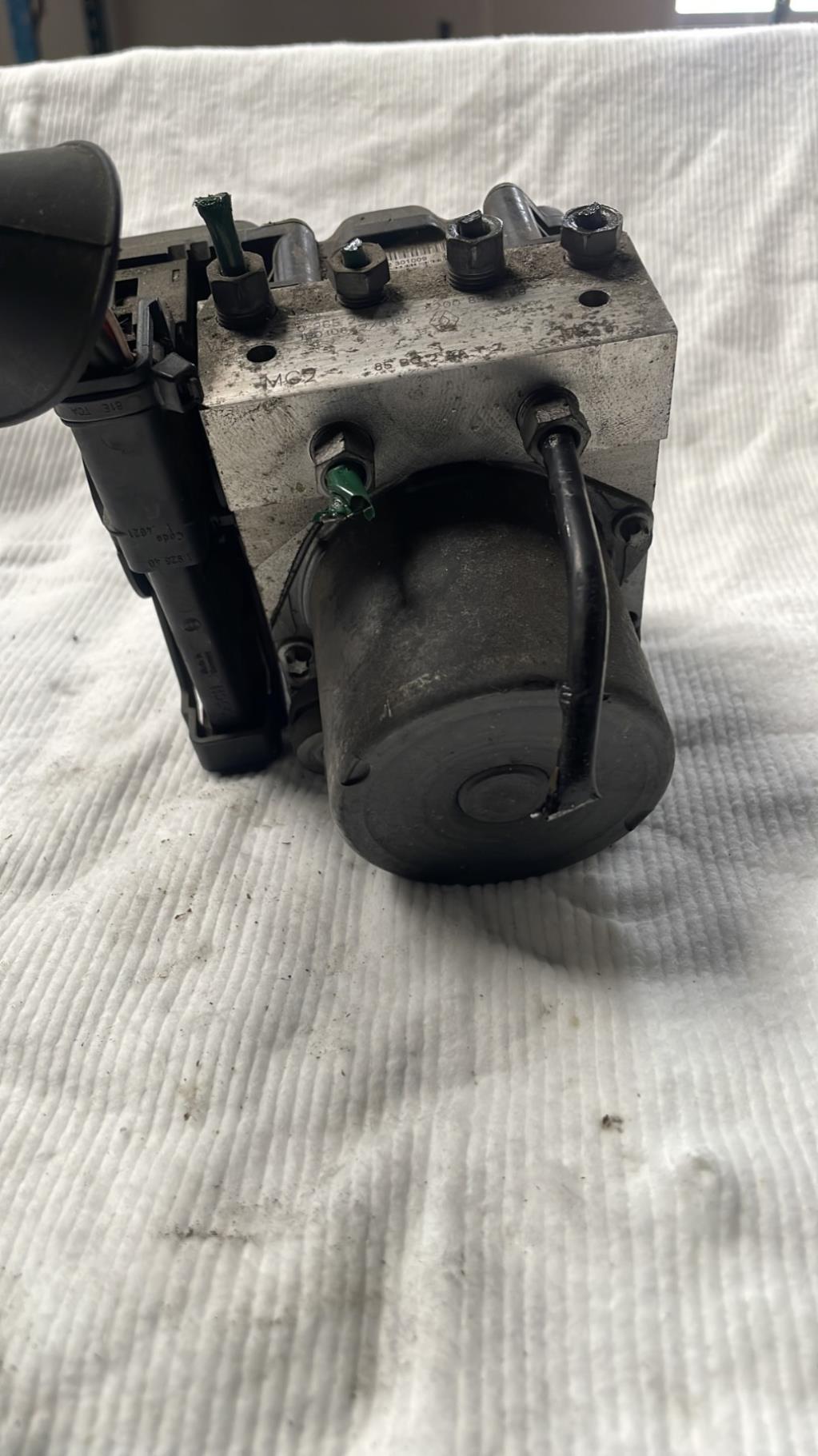 Blocco ABS (antibloccaggio freni) RENAULT CLIO 3 PHASE 2 BREAK Diésel - 1