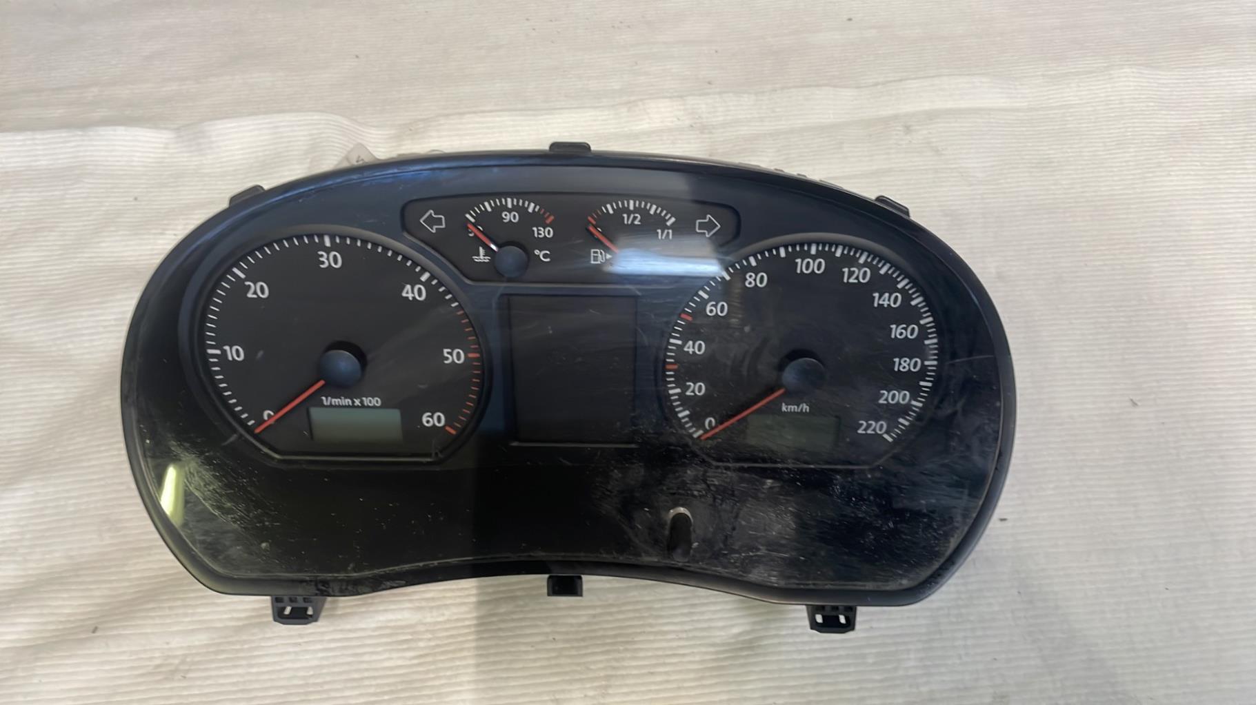 Compteur VOLKSWAGEN POLO 4 PHASE 2 Diesel - 1