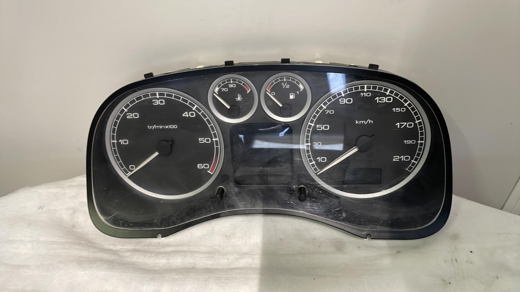 Compteur PEUGEOT 307 PHASE 1 Diesel - 1