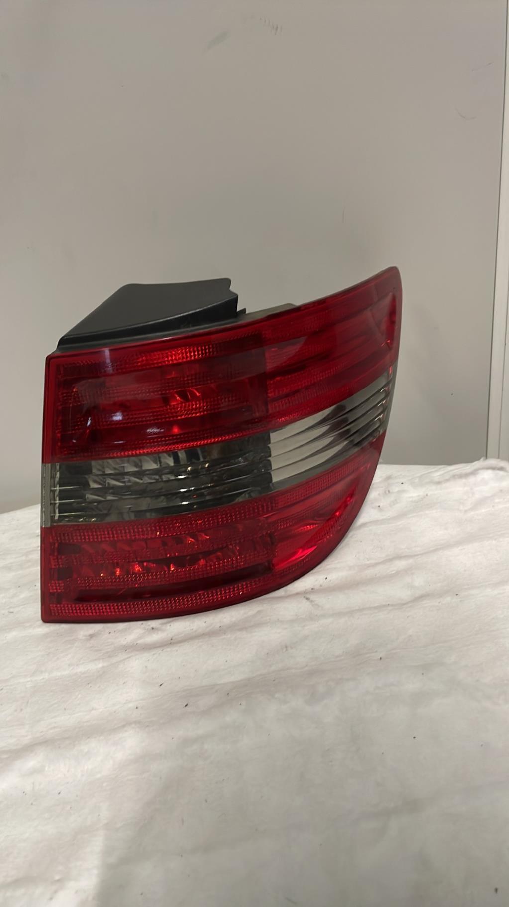Fanale posteriore principale destro (luci) MERCEDES CLASSE B 245 PHASE 1 Diésel - 1