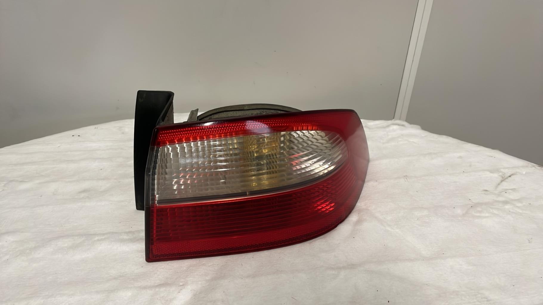 Fanale posteriore principale destro (luci) RENAULT LAGUNA 2 PHASE 1 Diésel - 1