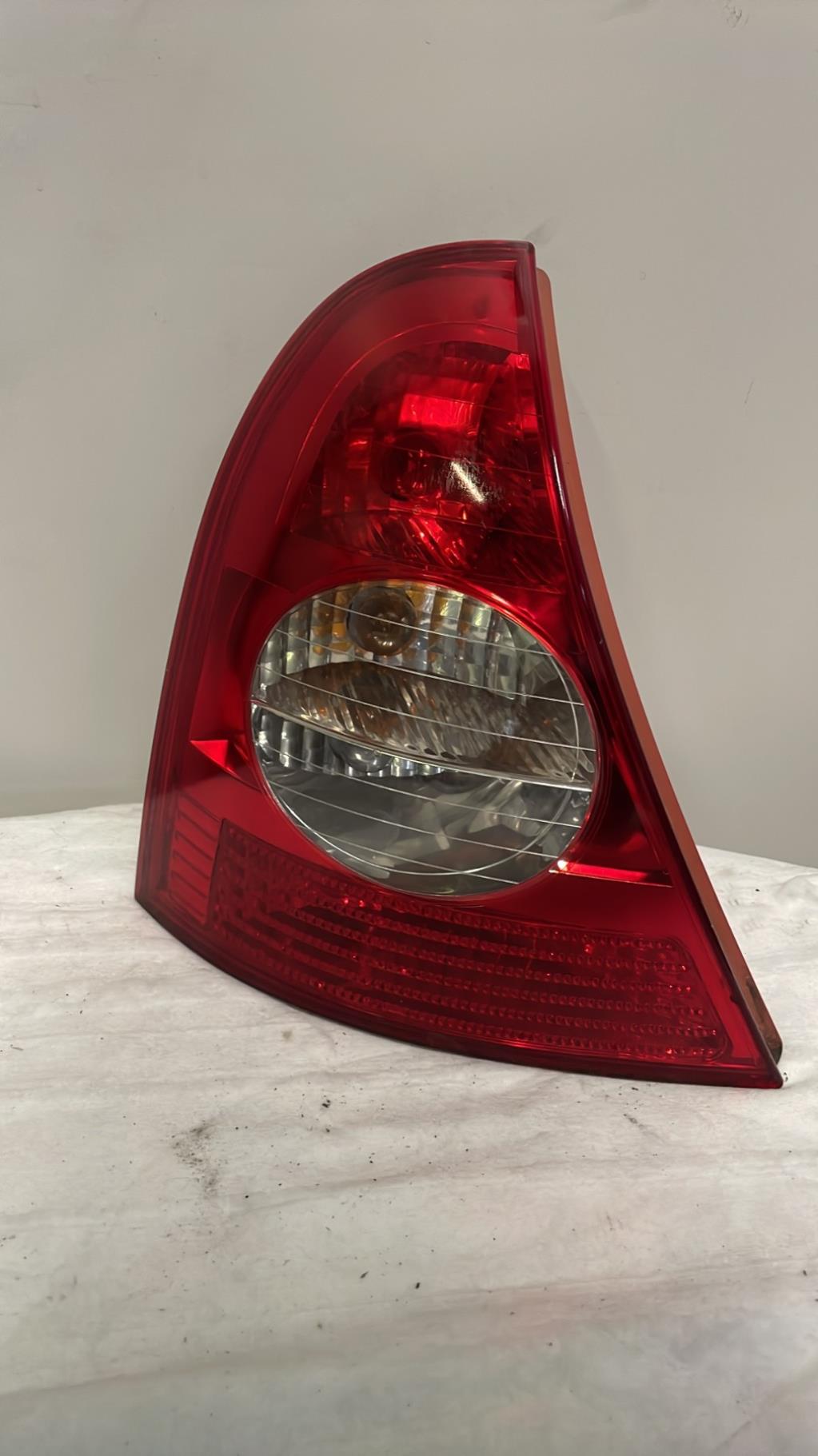 Fanale posteriore principale sinistro (luci) RENAULT CLIO 2 PHASE 2 Gasolina - 1