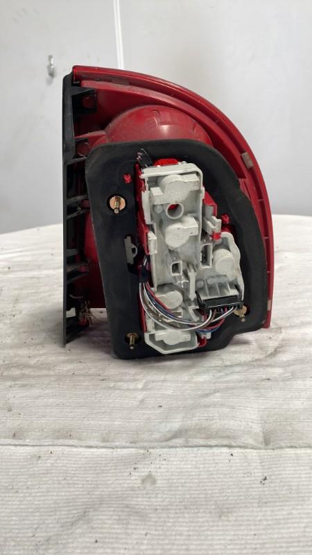 Fanale posteriore principale sinistro (luci) VOLKSWAGEN PASSAT 4 PHASE 2 Diésel - 1