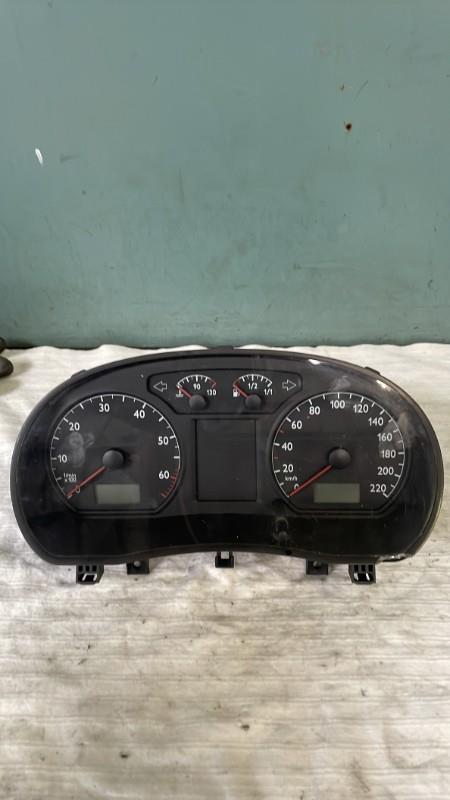 Compteur VOLKSWAGEN POLO 4 PHASE 1 Essence - 1