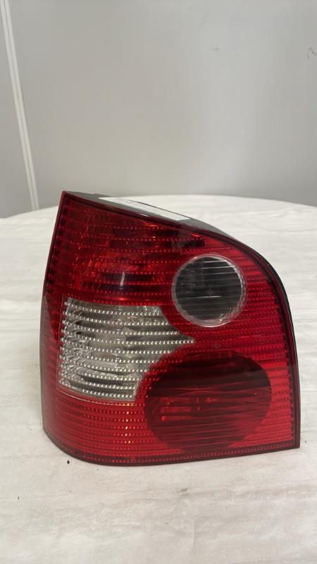 Fanale posteriore principale sinistro (luci) VOLKSWAGEN POLO 4 PHASE 1 Diésel - 1