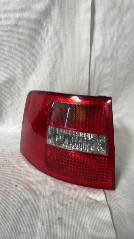 Feu arriere principal gauche (feux) AUDI A6 2 AVANT PHASE 1 BREAK Diesel - 1
