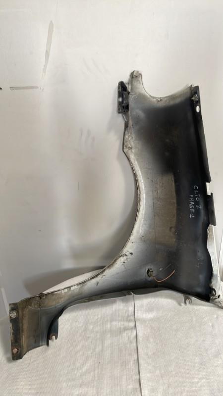 Aile avant droit RENAULT CLIO 2 PHASE 1  - 1