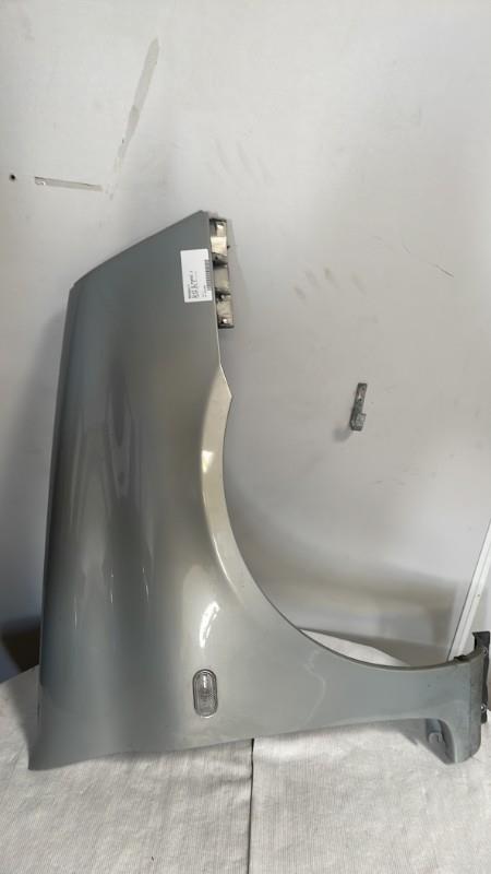 Aile avant droit RENAULT CLIO 2 PHASE 2  - 1