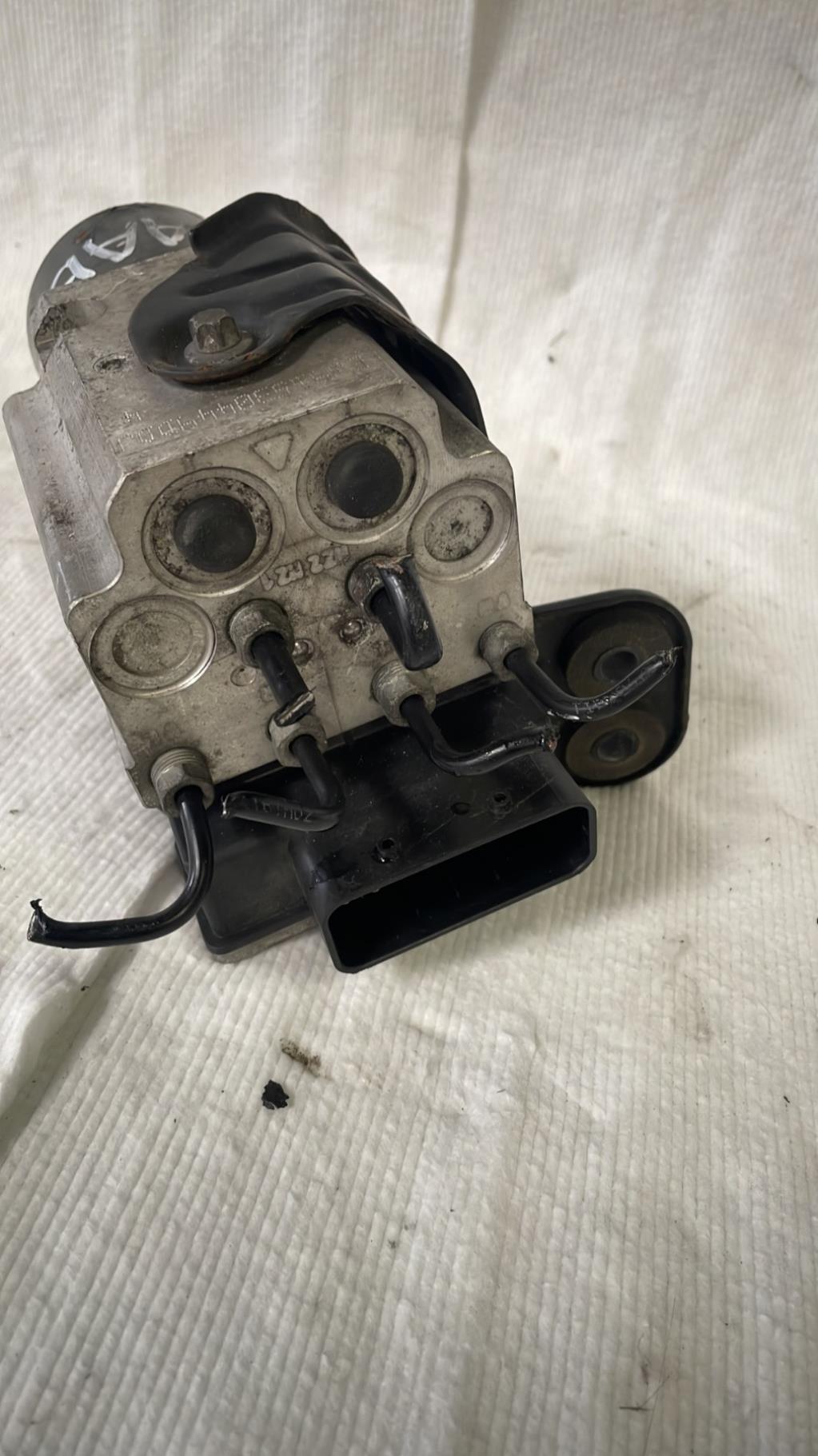 Bloc ABS (freins anti-blocage) SAAB 9.3 2 CABRIOLET PHASE 2 Essence/Ethanol - 1