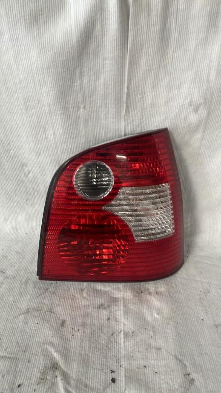 Fanale posteriore principale destro (luci) VOLKSWAGEN POLO 4 PHASE 1 Gasolina - 1