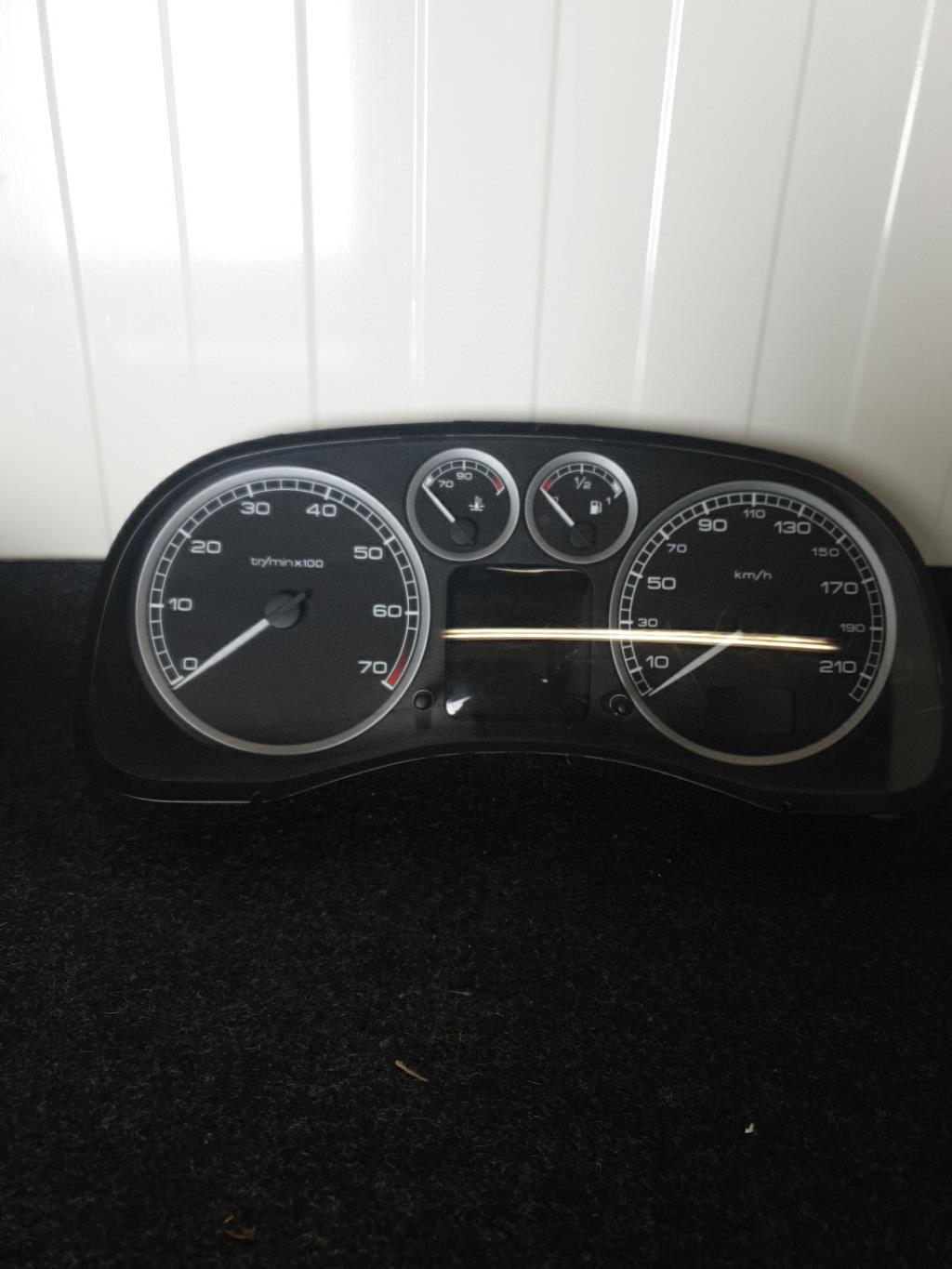 Compteur PEUGEOT 307 PHASE 1 BREAK Essence - 1