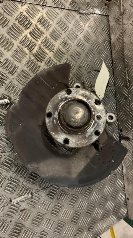 Moyeu avant droit BMW SERIE 5 E60 PHASE 2  - 1