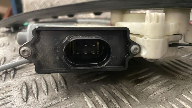 Mecanisme de leve vitre electrique avant droit BMW X3 E83 PHASE 1  - 1