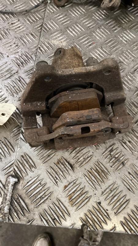 Etrier arriere gauche (freinage) BMW X3 E83 PHASE 1  - 1