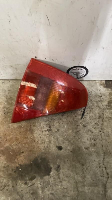 Feu arriere principal gauche (feux) RENAULT CLIO 2 PHASE 1 Essence - 1