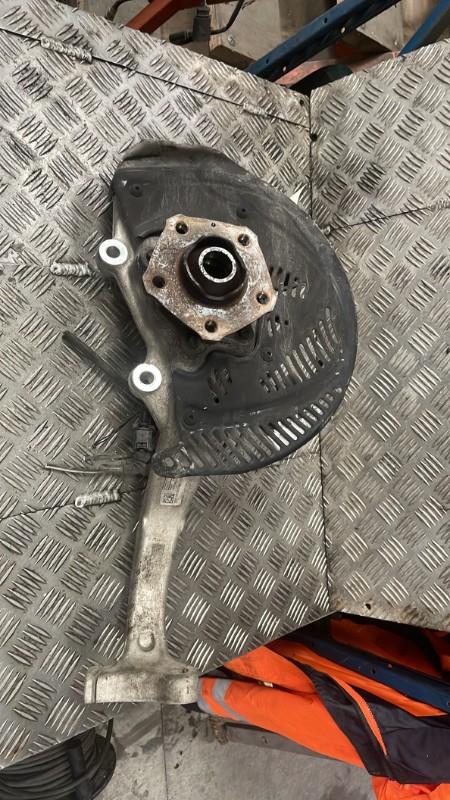 Moyeu avant gauche AUDI Q5 2 SQ5 PHASE 2  - 1