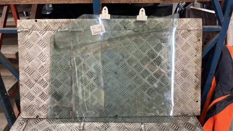 Vitre arriere droit RENAULT MEGANE 3 PHASE 1  - 1