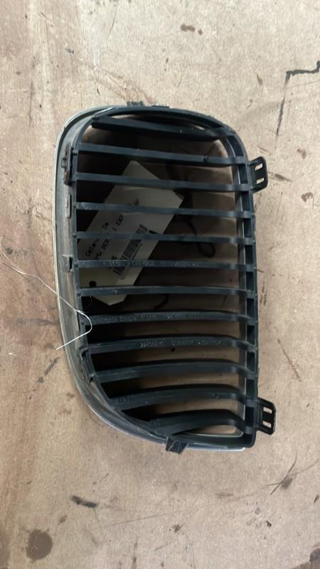 Calandre droite BMW SERIE 1 E87 116I 1.6I - 16V  - 1