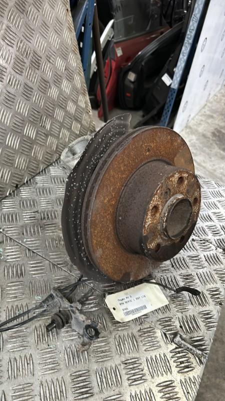Moyeu avant droit BMW SERIE 1 E87 116I 1.6I - 16V  - 1