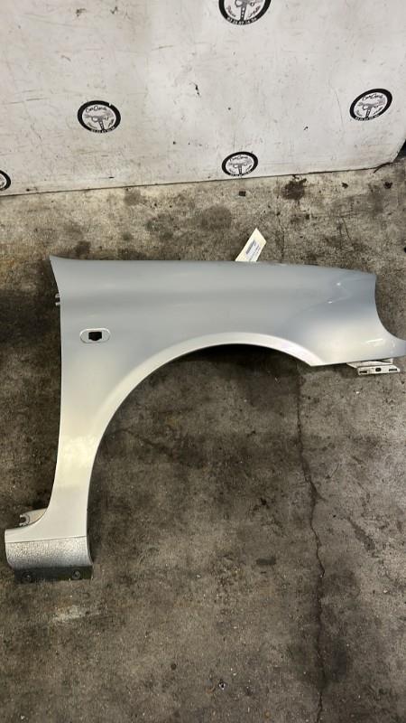 Aile avant droit RENAULT CLIO 2 PHASE 1 Diesel - 1