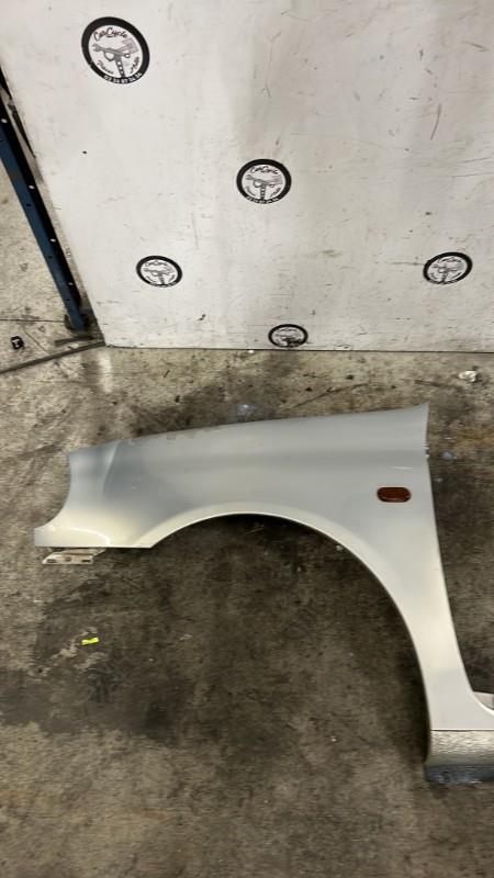 Aile avant gauche RENAULT CLIO 2 PHASE 1 Diesel - 1