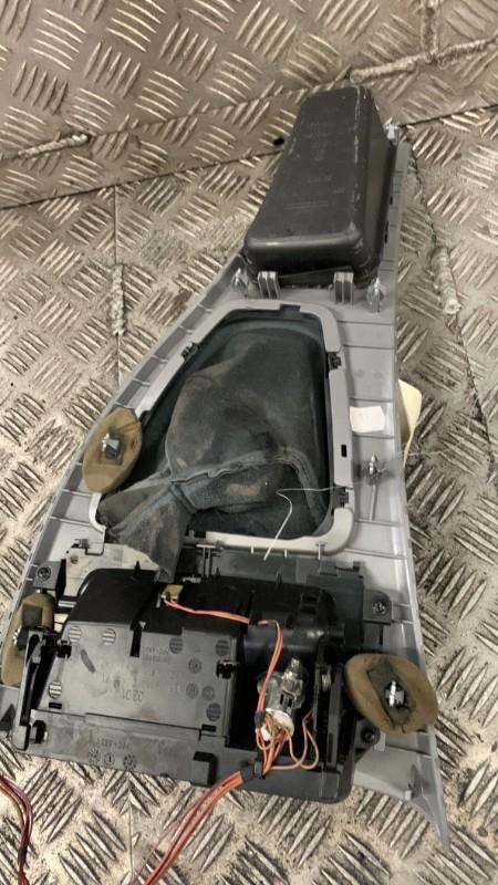 Console central (interieur plastique) BMW SERIE 3 E90 PHASE 1  - 1