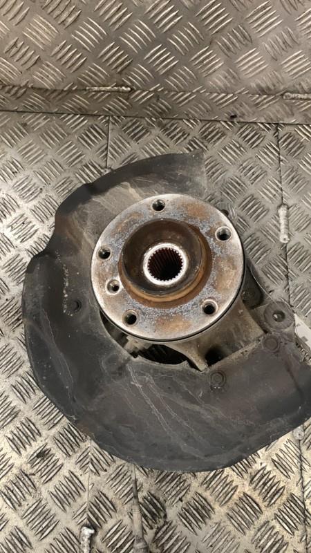 Moyeu avant droit BMW SERIE 5 E60 PHASE 1 Diesel - 1