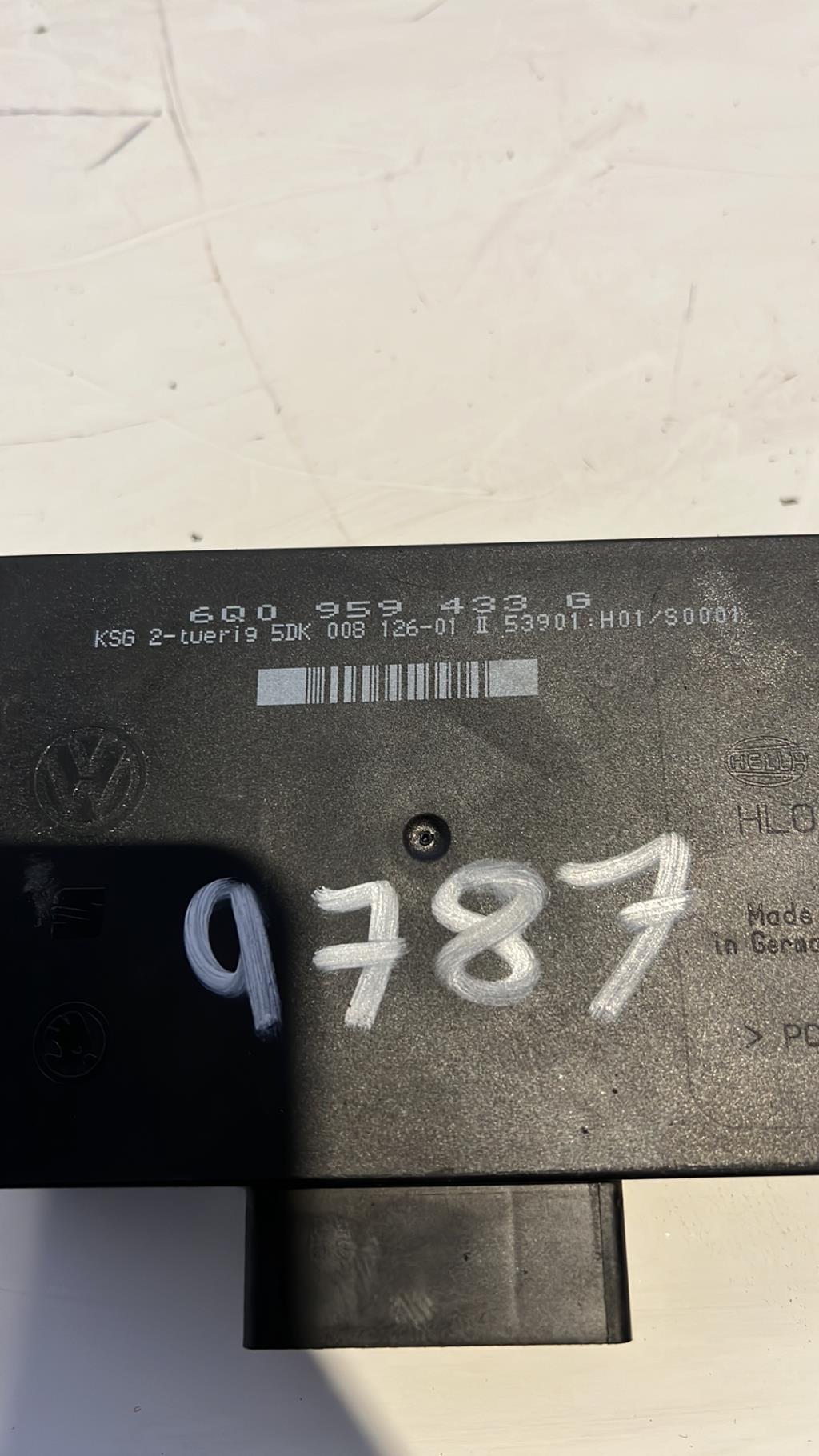 Boitier de centralisation VOLKSWAGEN POLO 4 PHASE 1  - 1